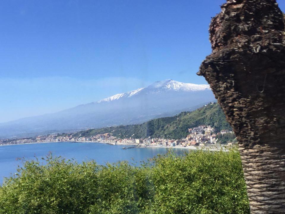 B&B La Casa Di Luigi Giardini Naxos Exteriör bild