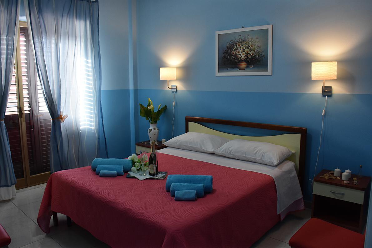 B&B La Casa Di Luigi Giardini Naxos Exteriör bild