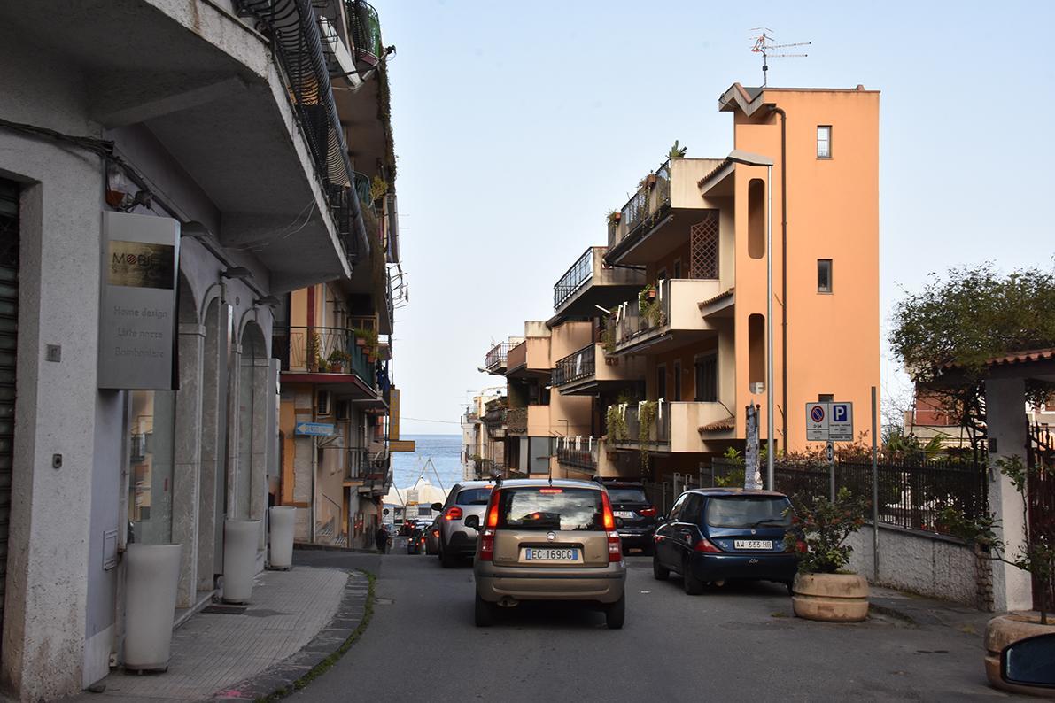 B&B La Casa Di Luigi Giardini Naxos Exteriör bild