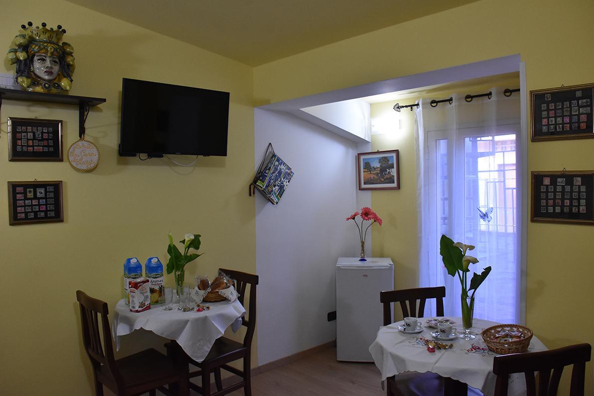 B&B La Casa Di Luigi Giardini Naxos Exteriör bild